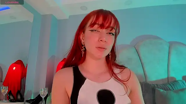 Snapshot of sweeet_peach chatting on October 30, 2025, 4:00 am sweeet peach online show from October 30, 2025, 4:00 am