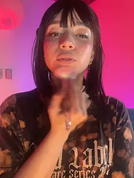 sweeet peach online show from March 26, 2026, 5:06 am