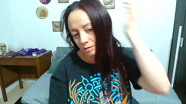 Snapshot of catalinamommyx chatting on June 19, 2026, 12:27 am catalinamommyx online show from June 19, 2026, 12:27 am