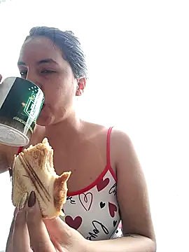 Snapshot of Bonny_Klote chatting on October 10, 2025, 3:46 pm Bonny Klote online show from October 10, 2025, 3:46 pm