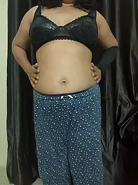 Snapshot of Badmash_Bhabhi chatting on November 9, 2025, 9:35 am Badmash Bhabhi online show from November 9, 2025, 9:35 am