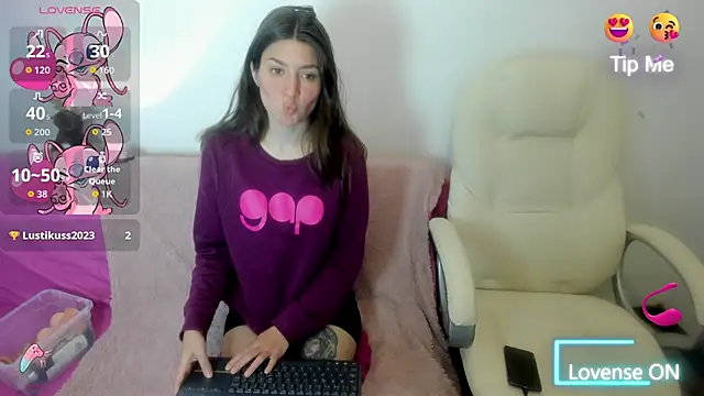 Tesa cute online show from October 22, 2025, 2:44 am