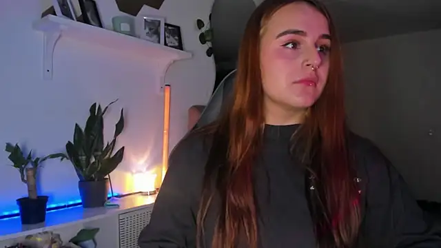 Snapshot of evy_orange1 chatting on February 19, 2026, 3:36 am evy orange1 online show from February 19, 2026, 3:36 am