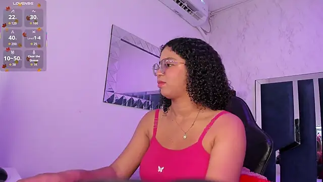 Snapshot of MilaHall_ chatting on October 13, 2025, 4:25 am MilaHall online show from October 13, 2025, 4:25 am