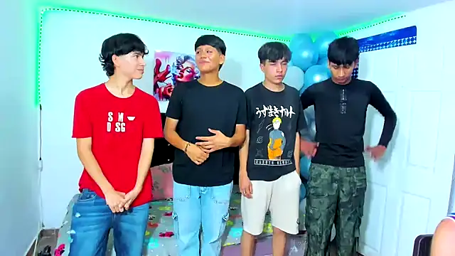 Snapshot of Alexander_and_Xiao chatting on March 13, 2025, 8:00 pm Alexander and Xiao online show from March 13, 2025, 8:00 pm
