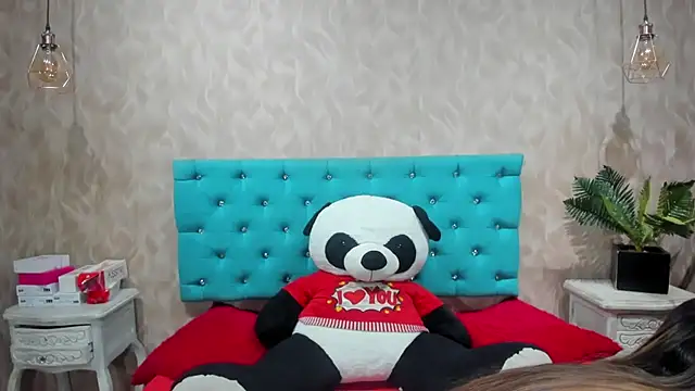 Snapshot of MadelineDoll chatting on November 23, 2025, 1:43 pm MadelineDoll online show from November 23, 2025, 1:43 pm