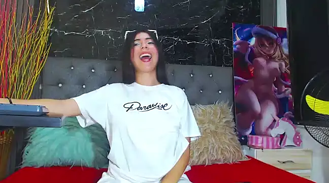 Snapshot of NalaRoy chatting on December 14, 2024, 3:06 am NalaRoy online show from December 14, 2024, 3:06 am