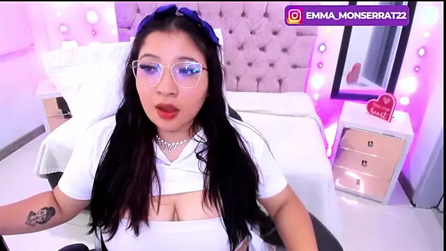Snapshot of Emma_monserrat chatting on February 18, 2025, 6:37 am Emma monserrat online show from February 18, 2025, 6:37 am