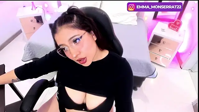 Snapshot of Emma_monserrat chatting on February 27, 2025, 3:40 am Emma monserrat online show from February 27, 2025, 3:40 am