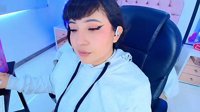 Snapshot of Emma_monserrat chatting on March 20, 2026, 8:10 pm Emma monserrat online show from March 20, 2026, 8:10 pm