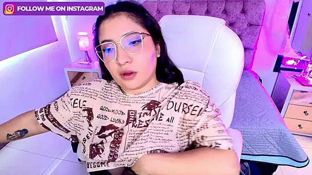 Snapshot of Emma_monserrat chatting on October 9, 2025, 7:36 pm Emma monserrat online show from October 9, 2025, 7:36 pm