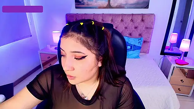 Snapshot of Emma_monserrat chatting on November 12, 2025, 7:40 pm Emma monserrat online show from November 12, 2025, 7:40 pm