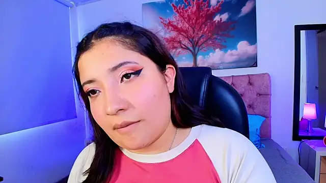 Snapshot of Emma_monserrat chatting on November 18, 2025, 7:39 pm Emma monserrat online show from November 18, 2025, 7:39 pm