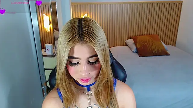 Snapshot of LUCYAMARS1 chatting on November 11, 2025, 12:44 pm LUCYAMARS1 online show from November 11, 2025, 12:44 pm