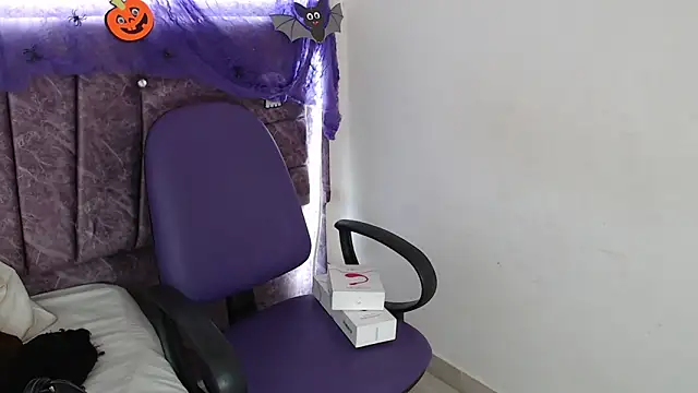 Snapshot of Penelope_Fox14 chatting on October 12, 2025, 1:01 pm Penelope Fox14 online show from October 12, 2025, 1:01 pm