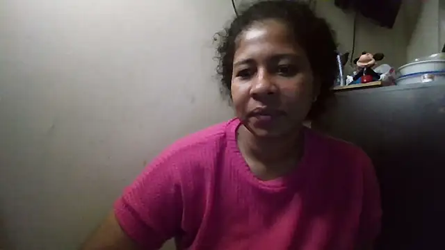 Snapshot of Ivon-09 chatting on November 16, 2025, 11:15 am Ivon-09 online show from November 16, 2025, 11:15 am