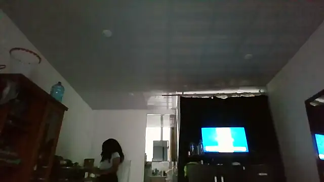 Snapshot of Ivon-09 chatting on October 28, 2025, 11:09 am Ivon-09 online show from October 28, 2025, 11:09 am