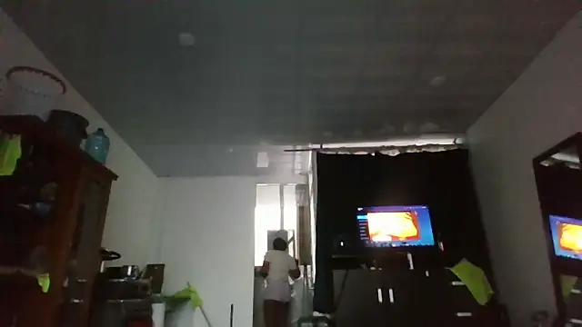 Snapshot of Ivon-09 chatting on November 1, 2025, 10:53 am Ivon-09 online show from November 1, 2025, 10:53 am