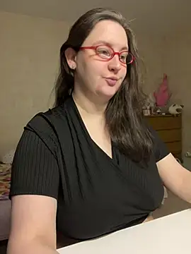 hungry1bunny online show from April 21, 2026, 4:35 pm