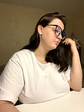 hungry1bunny online show from November 10, 2025, 9:53 pm