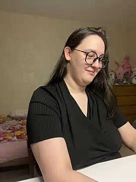 Snapshot of hungry1bunny chatting on January 24, 2025, 11:23 pm hungry1bunny online show from January 24, 2025, 11:23 pm
