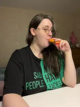 Snapshot of hungry1bunny chatting on June 23, 2026, 3:10 pm hungry1bunny online show from June 23, 2026, 3:10 pm