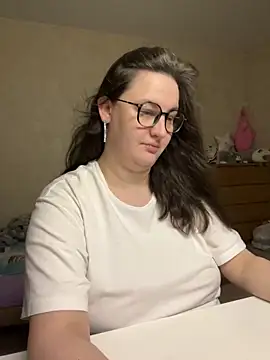 Snapshot of hungry1bunny chatting on February 12, 2026, 5:56 pm hungry1bunny online show from February 12, 2026, 5:56 pm