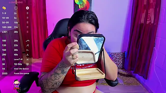 Snapshot of Sharon_hils chatting on January 14, 2025, 3:36 pm Sharon hils online show from January 14, 2025, 3:36 pm