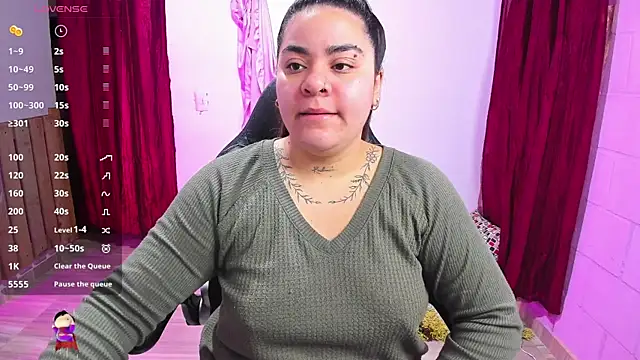 Snapshot of Sharon_hils chatting on January 8, 2025, 1:20 pm Sharon hils online show from January 8, 2025, 1:20 pm