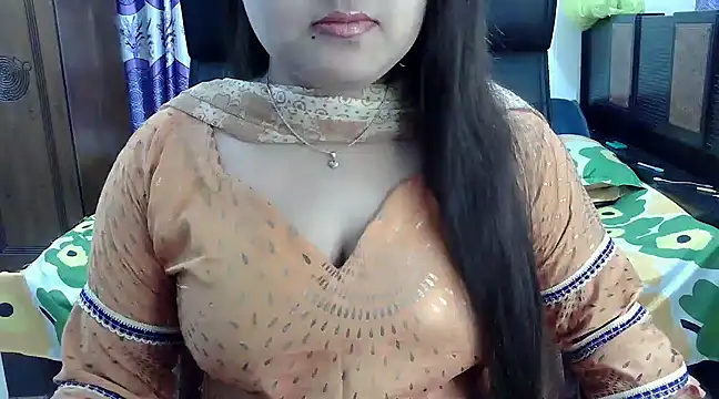 Snapshot of SweetGirlRani143 chatting on March 19, 2025, 5:50 pm SweetGirlRani143 online show from March 19, 2025, 5:50 pm