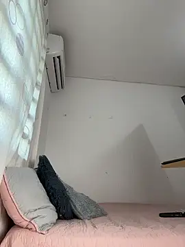 Snapshot of Anny__777 chatting on November 27, 2025, 1:22 pm Anny 777 online show from November 27, 2025, 1:22 pm