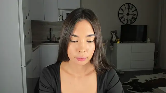 Snapshot of nilliluv chatting on November 17, 2025, 8:18 am nilliluv online show from November 17, 2025, 8:18 am