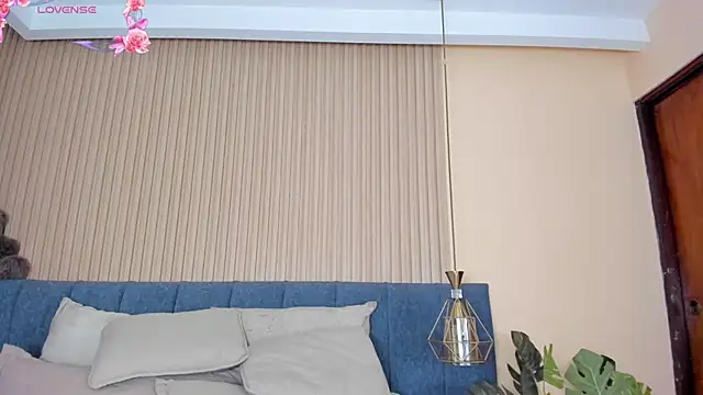 kathecute   online show from February 19, 2026, 1:46 am