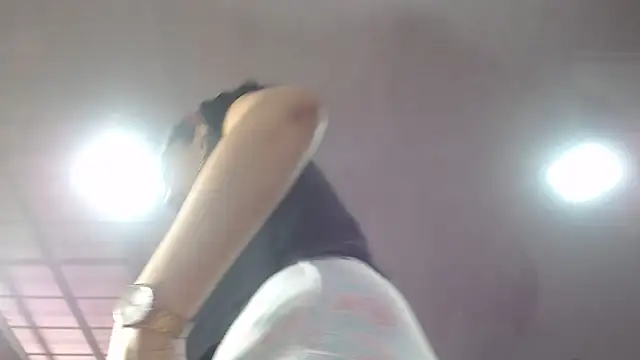 Snapshot of DanaiOluyi chatting on February 23, 2025, 6:45 pm DanaiOluyi online show from February 23, 2025, 6:45 pm