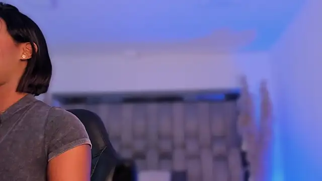 Snapshot of ChaynnaCooper chatting on November 25, 2025, 4:13 am ChaynnaCooper online show from November 25, 2025, 4:13 am