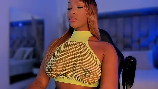 Snapshot of ChaynnaCooper chatting on November 4, 2025, 4:38 am ChaynnaCooper online show from November 4, 2025, 4:38 am