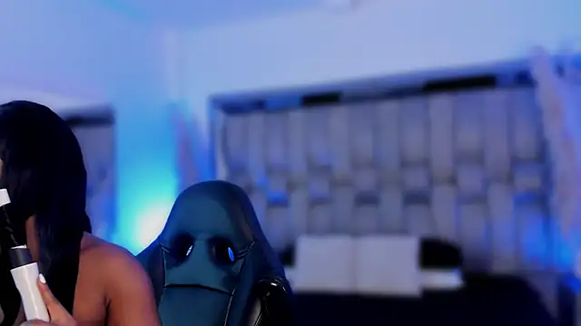 ChaynnaCooper online show from December 14, 2025, 9:09 pm