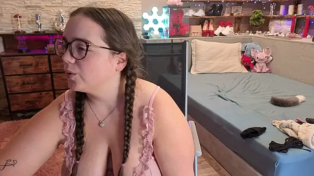 Kimberly-Caprice online show from June 5, 2026, 8:09 am
