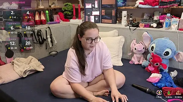 Kimberly-Caprice online show from November 25, 2025, 7:03 pm