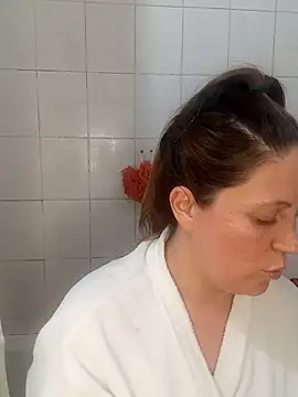 Snapshot of SofiEstevez chatting on October 17, 2025, 11:17 pm SofiEstevez online show from October 17, 2025, 11:17 pm