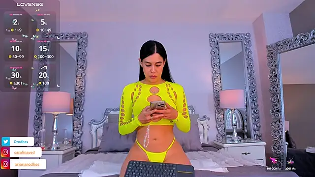 OrianaRodhes online show from September 23, 2025, 9:33 pm
