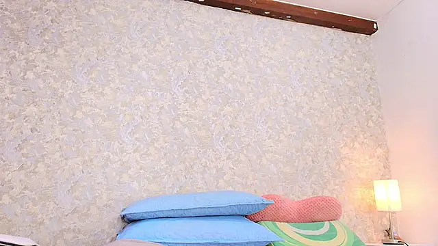 nicol f online show from October 21, 2025, 7:24 pm