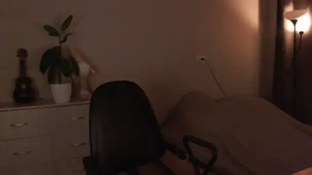 SarahSweetie online show from December 21, 2025, 2:30 pm