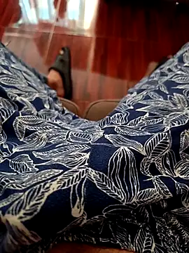 Snapshot of duromelopones chatting on December 16, 2025, 2:54 pm duromelopones online show from December 16, 2025, 2:54 pm