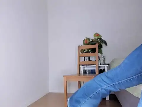 Snapshot of Chanel_shaw chatting on September 18, 2025, 2:31 pm Chanel shaw online show from September 18, 2025, 2:31 pm