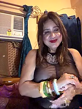 Snapshot of Hot_Queen77 chatting on July 18, 2026, 7:22 pm Hot Queen77 online show from July 18, 2026, 7:22 pm