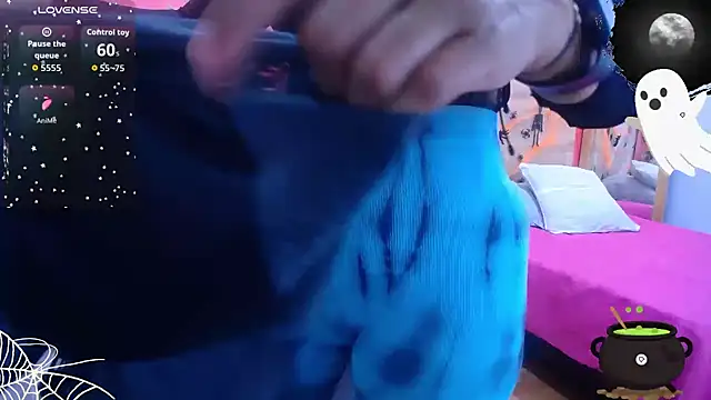 Snapshot of scarlet-foox chatting on October 25, 2025, 12:28 pm scarlet-foox online show from October 25, 2025, 12:28 pm