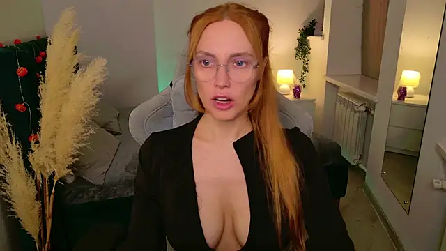 Snapshot of Love_Call chatting on October 15, 2025, 5:17 am Love Call online show from October 15, 2025, 5:17 am