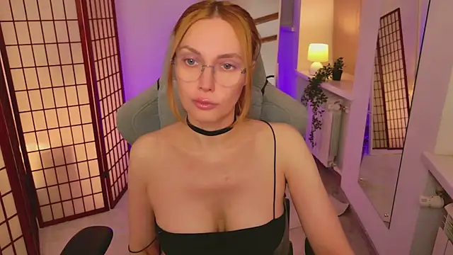 Snapshot of Love_Call chatting on November 5, 2025, 4:59 am Love Call online show from November 5, 2025, 4:59 am