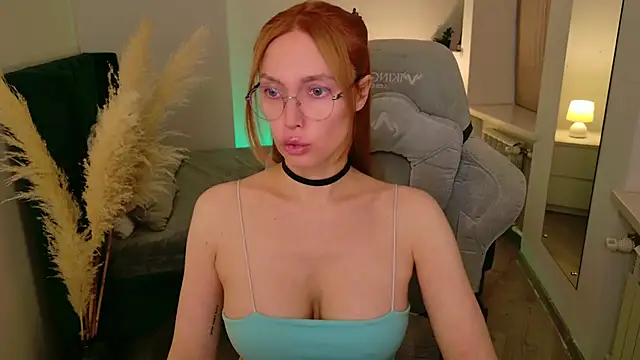 Snapshot of Love_Call chatting on October 12, 2025, 5:09 am Love Call online show from October 12, 2025, 5:09 am